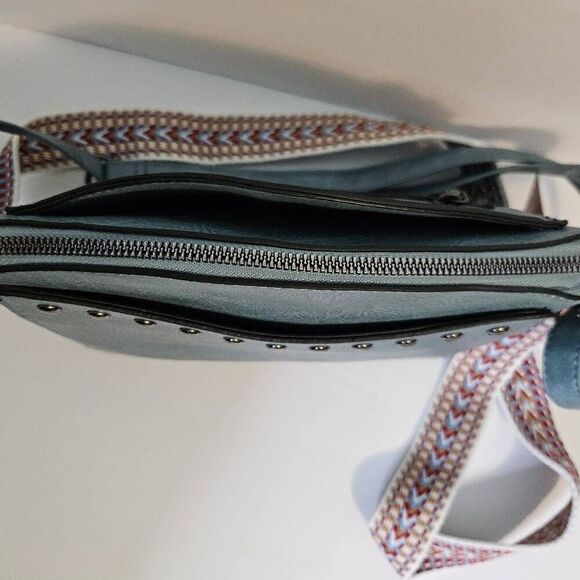 Sam & Hadley blue gray purse with a Couture Gems white wristlet/wallet. Both are - Picture 4 of 12